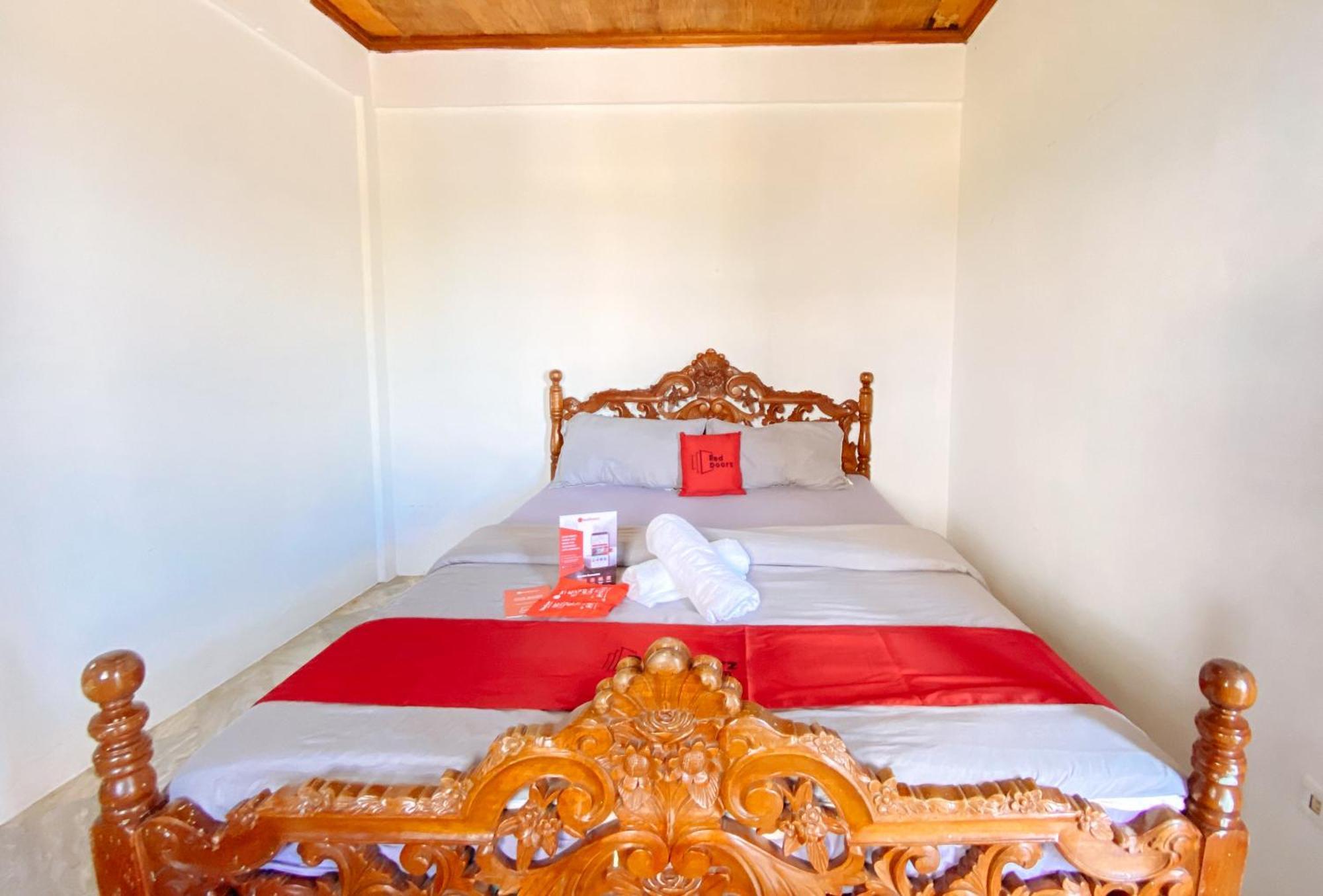 White Castle Beach Resort Iba Zambales Botolan Екстер'єр фото