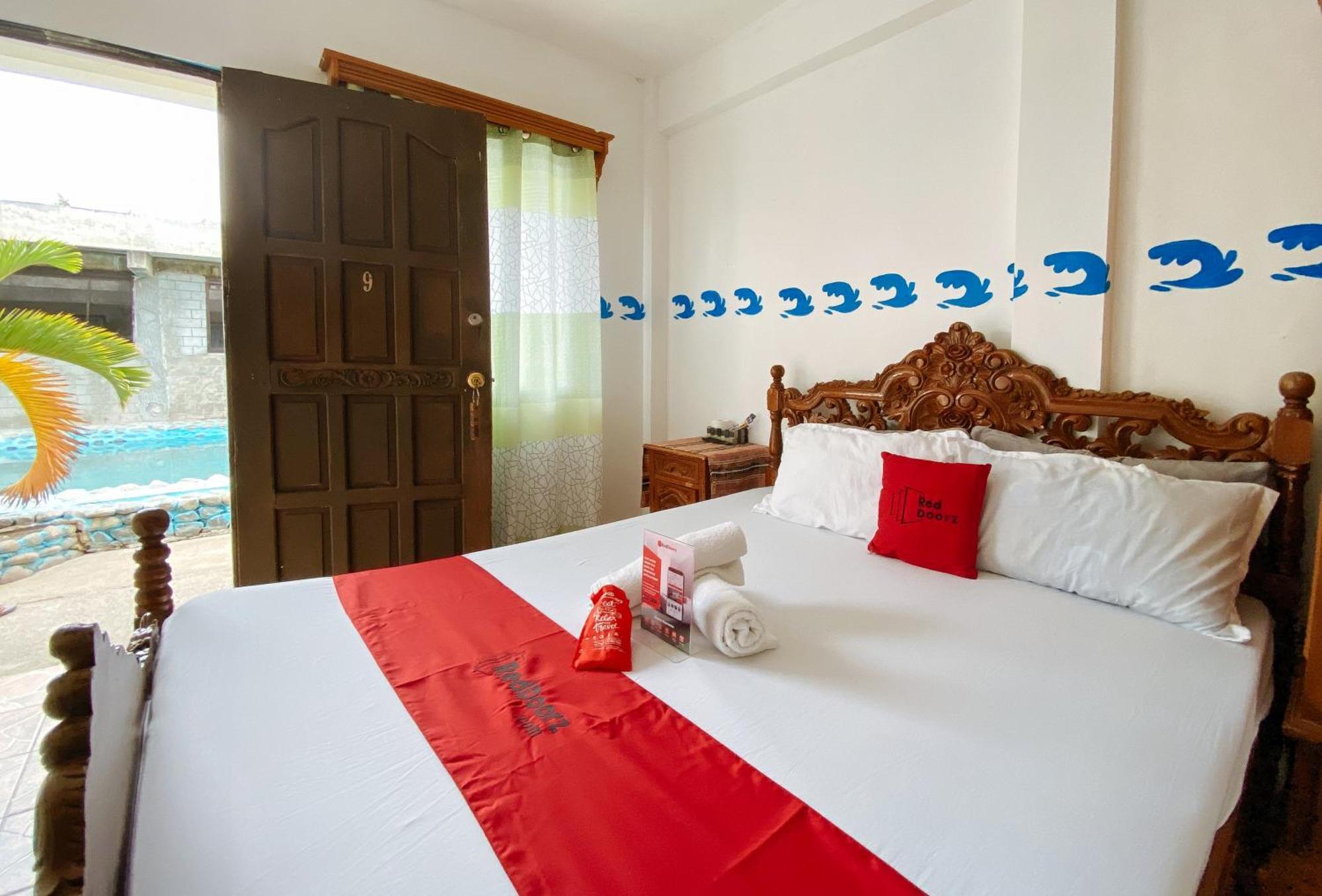 White Castle Beach Resort Iba Zambales Botolan Екстер'єр фото