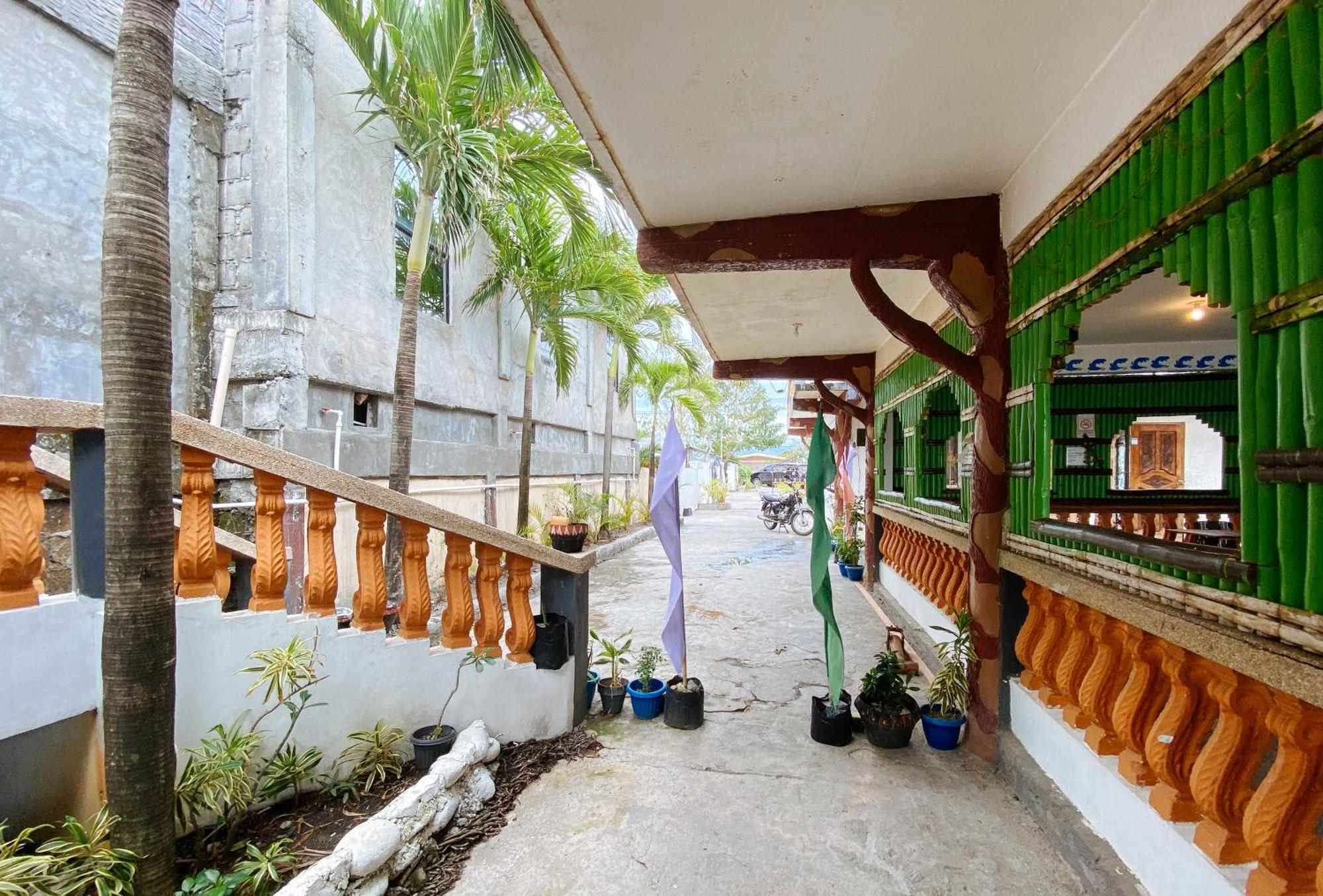 White Castle Beach Resort Iba Zambales Botolan Екстер'єр фото